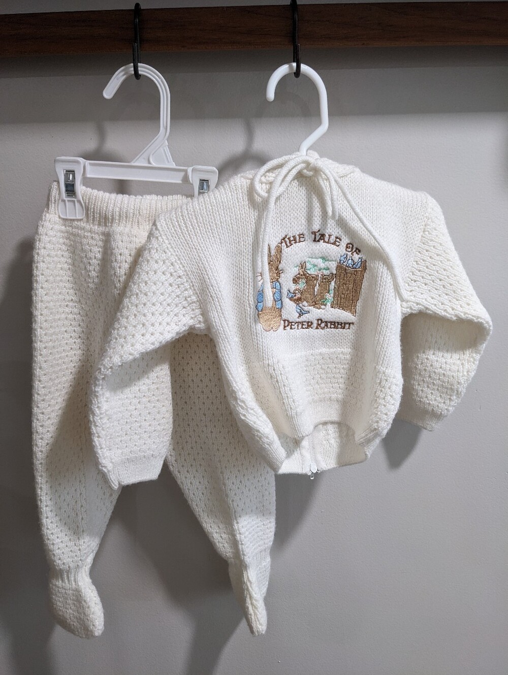 Vintage Quiltex Peter Rabbit White/off white Infant Hooded Sweater set Size 6-9m